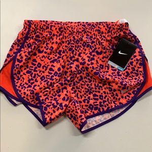 Women's Dri-fit Tempo Track 3.5 Short Size - XS